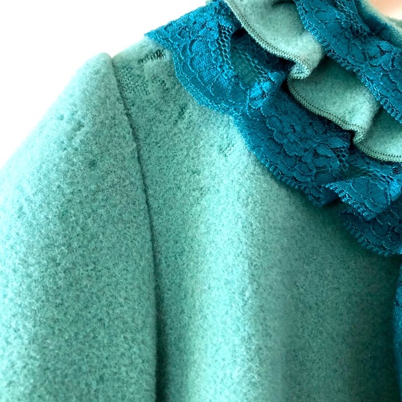 Super cute jacket!  Size small. - Picture 6 of 8